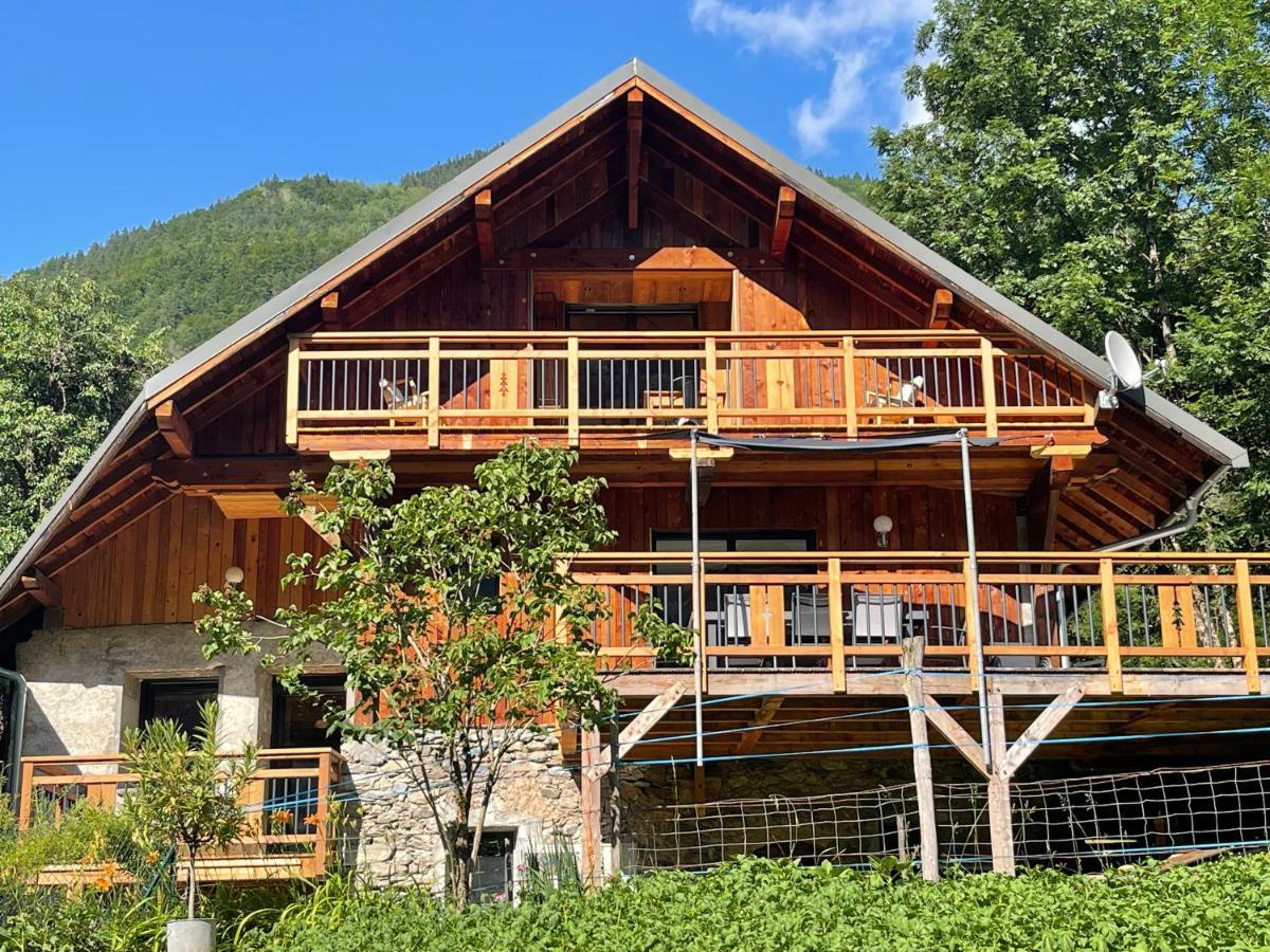 Chambres D'Hotes Les Chambres D'Elsa Albiez-Montrond Exterior photo